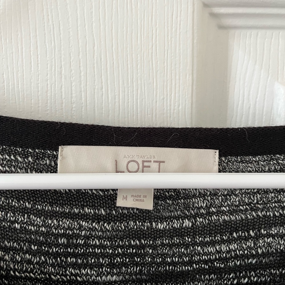LOFT Black and Gray Striped Women's Sweater - Picture 4 of 4